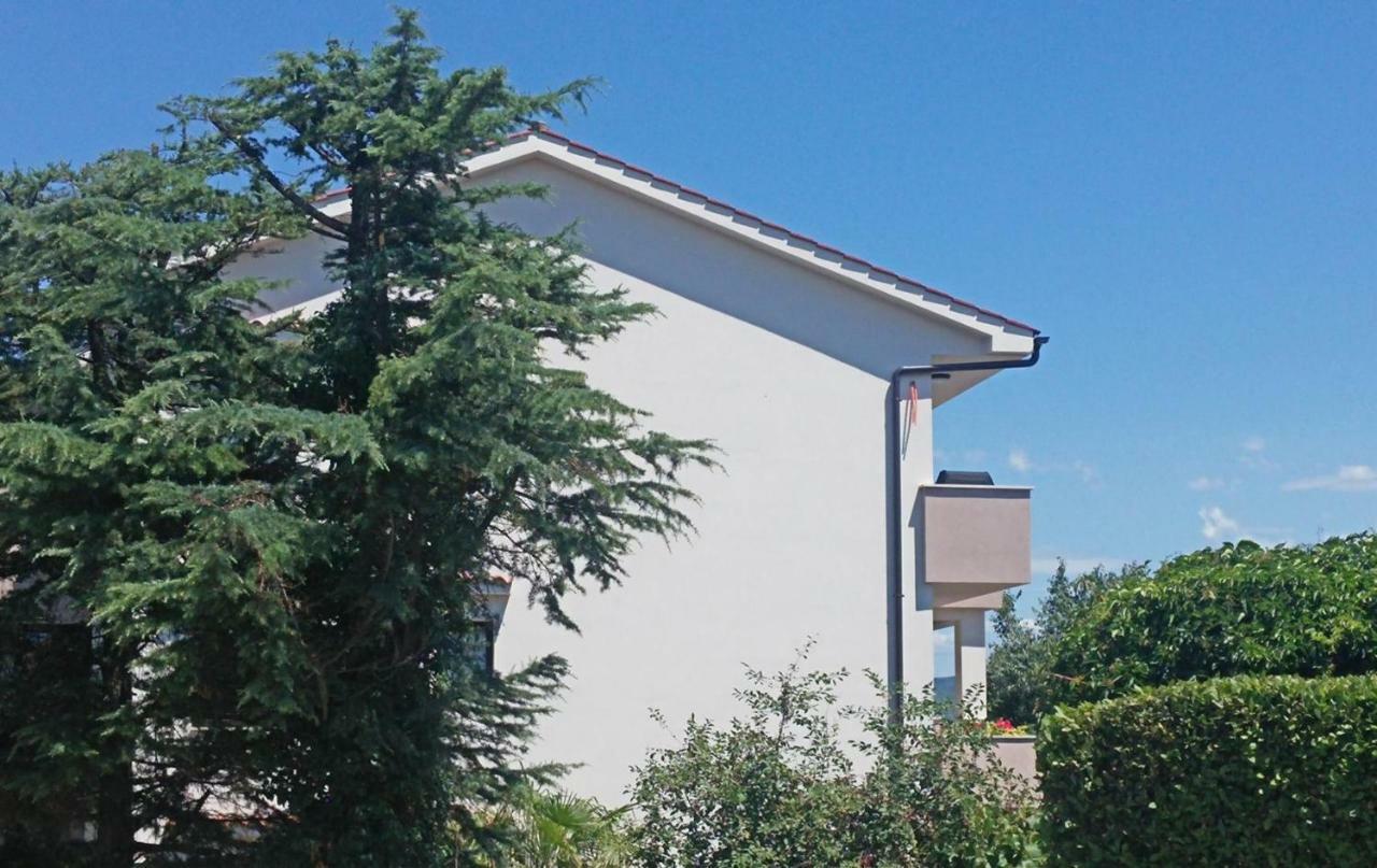 Apartman Magasic คิร์ก ภายนอก รูปภาพ