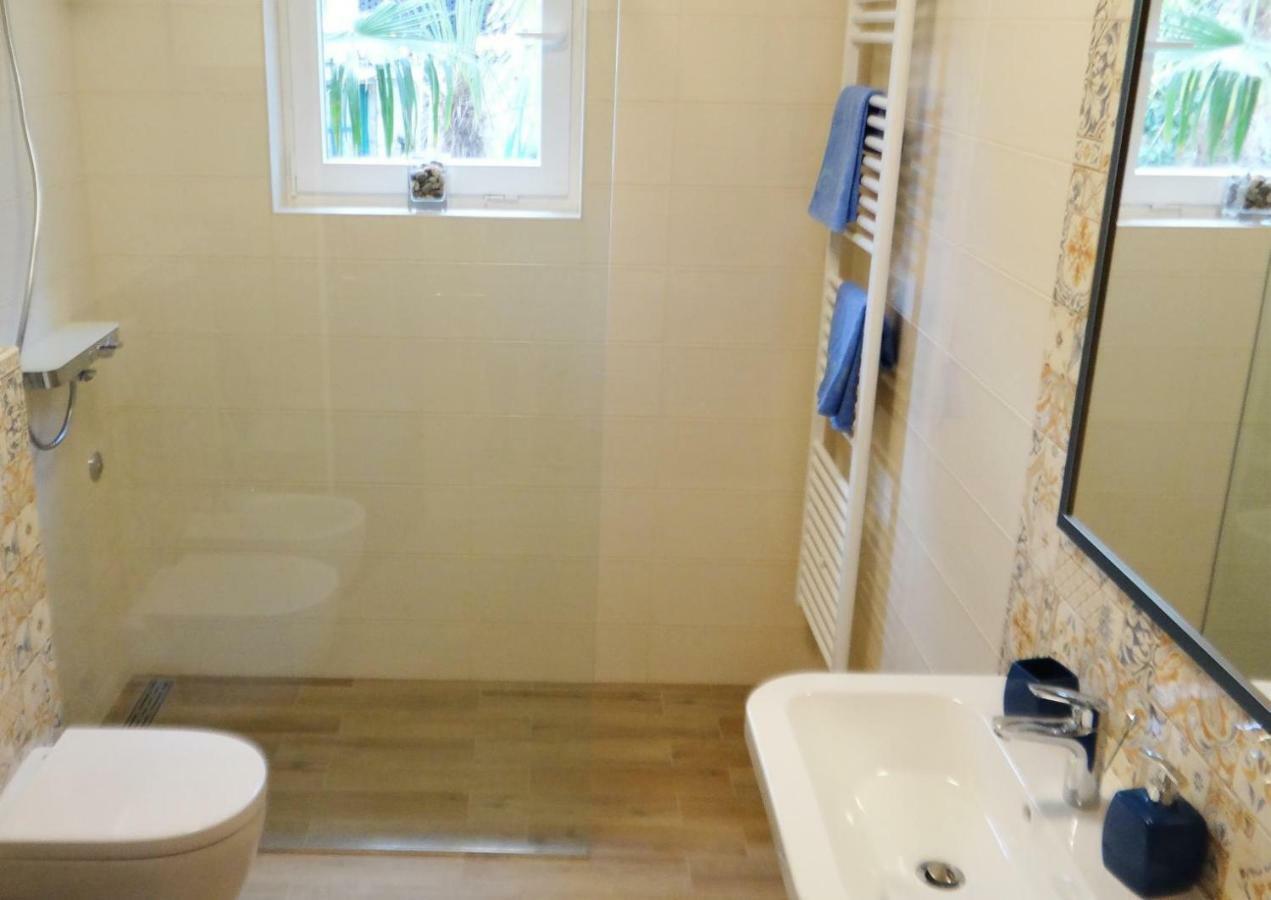 Apartman Magasic คิร์ก ภายนอก รูปภาพ
