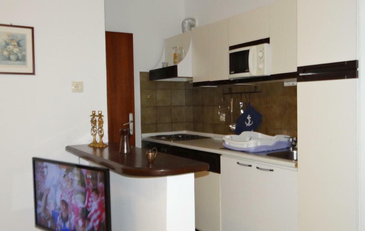 Apartman Magasic คิร์ก ภายนอก รูปภาพ